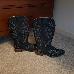 Roper Black Embroidered Heeled Boots